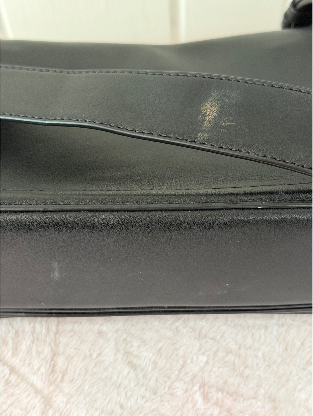Marc Jacobs Black Leather Crossbody Bag with Adjustable Strap - Picture 8 of 8